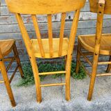 Suite de Chaises de Bistrot en Bois
