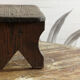 Marche pied en bois brut