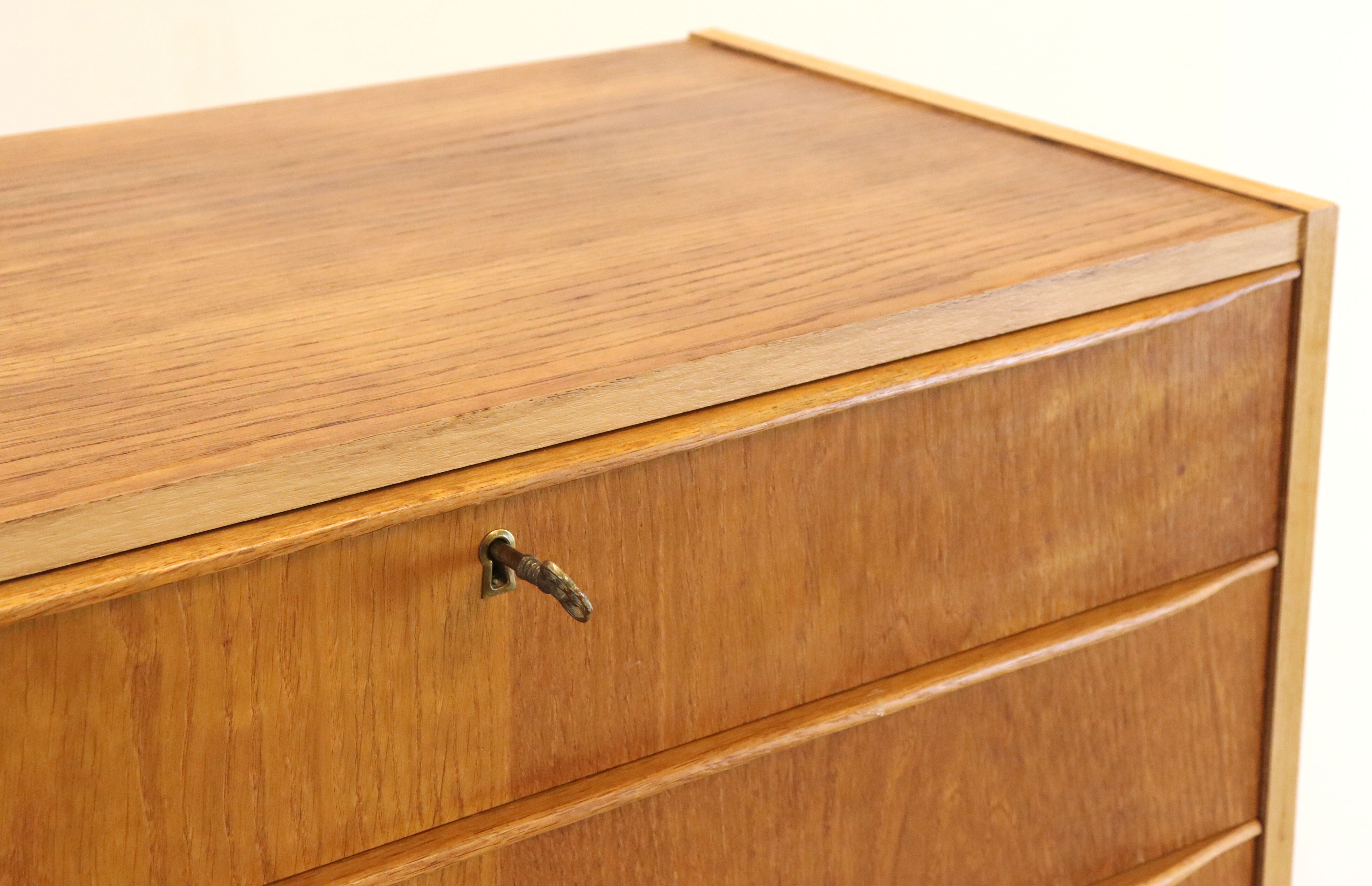 Commode danoise en chêne haut 'Brovst' - Design danois