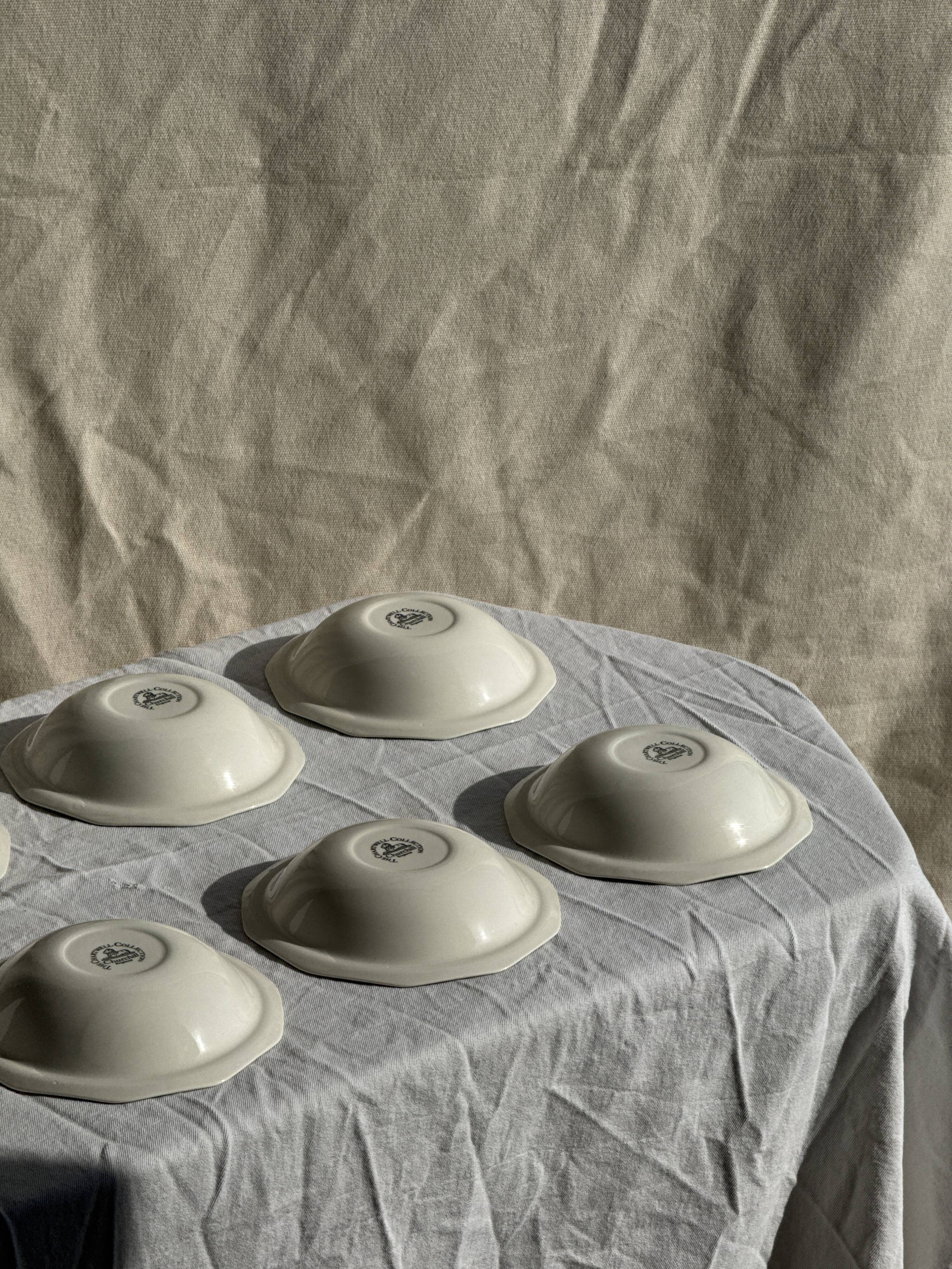 Set of 11 fruit-patterned bowls The Chartwell Collection England D17