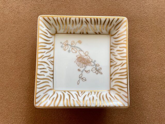 Christofle ashtray in porcelain.