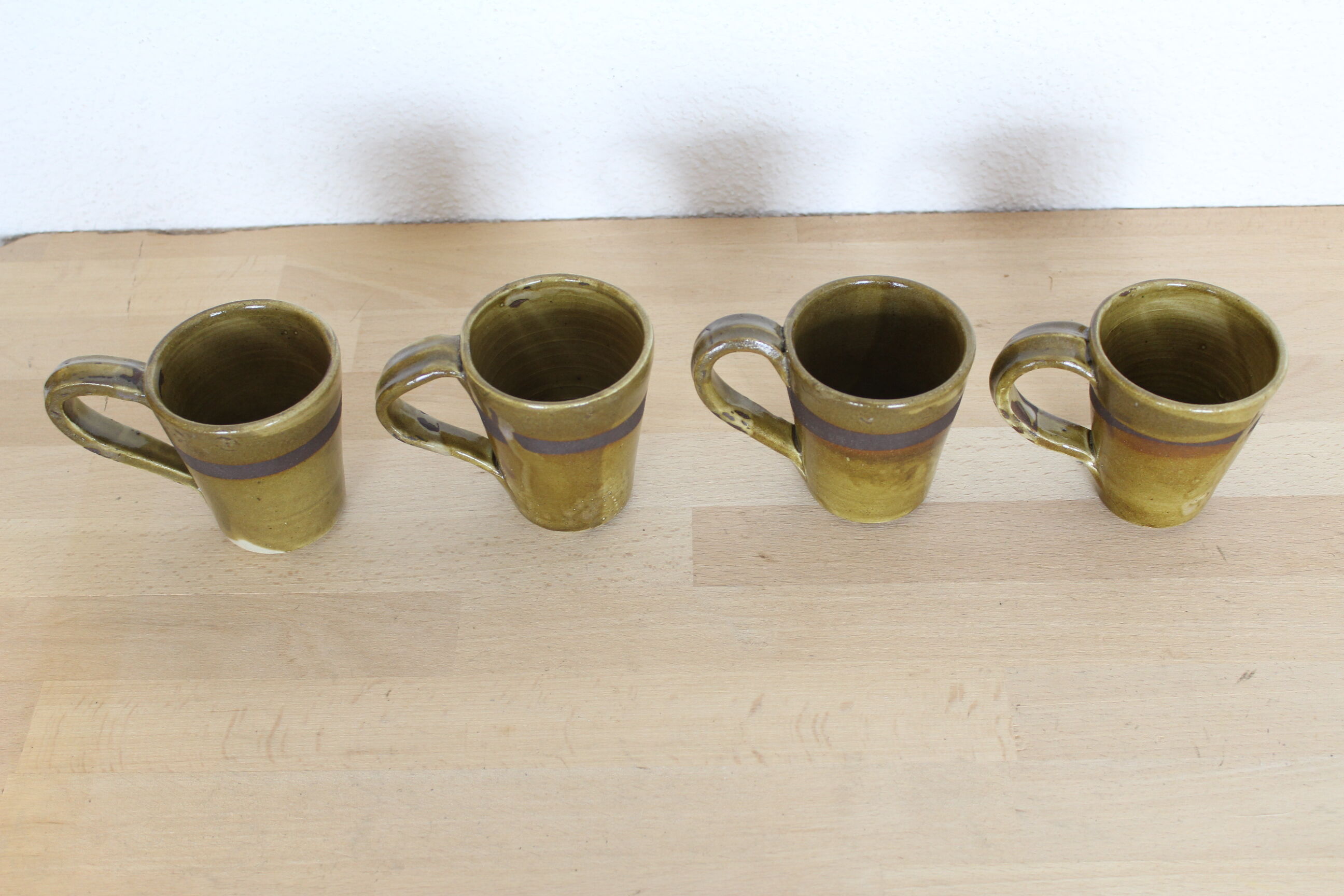 4-cup green and black ceramic set