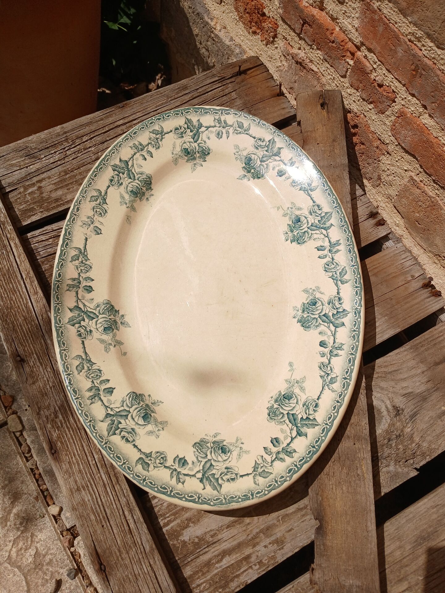 Plat ancien en terre de fer Choisy le Roi 
