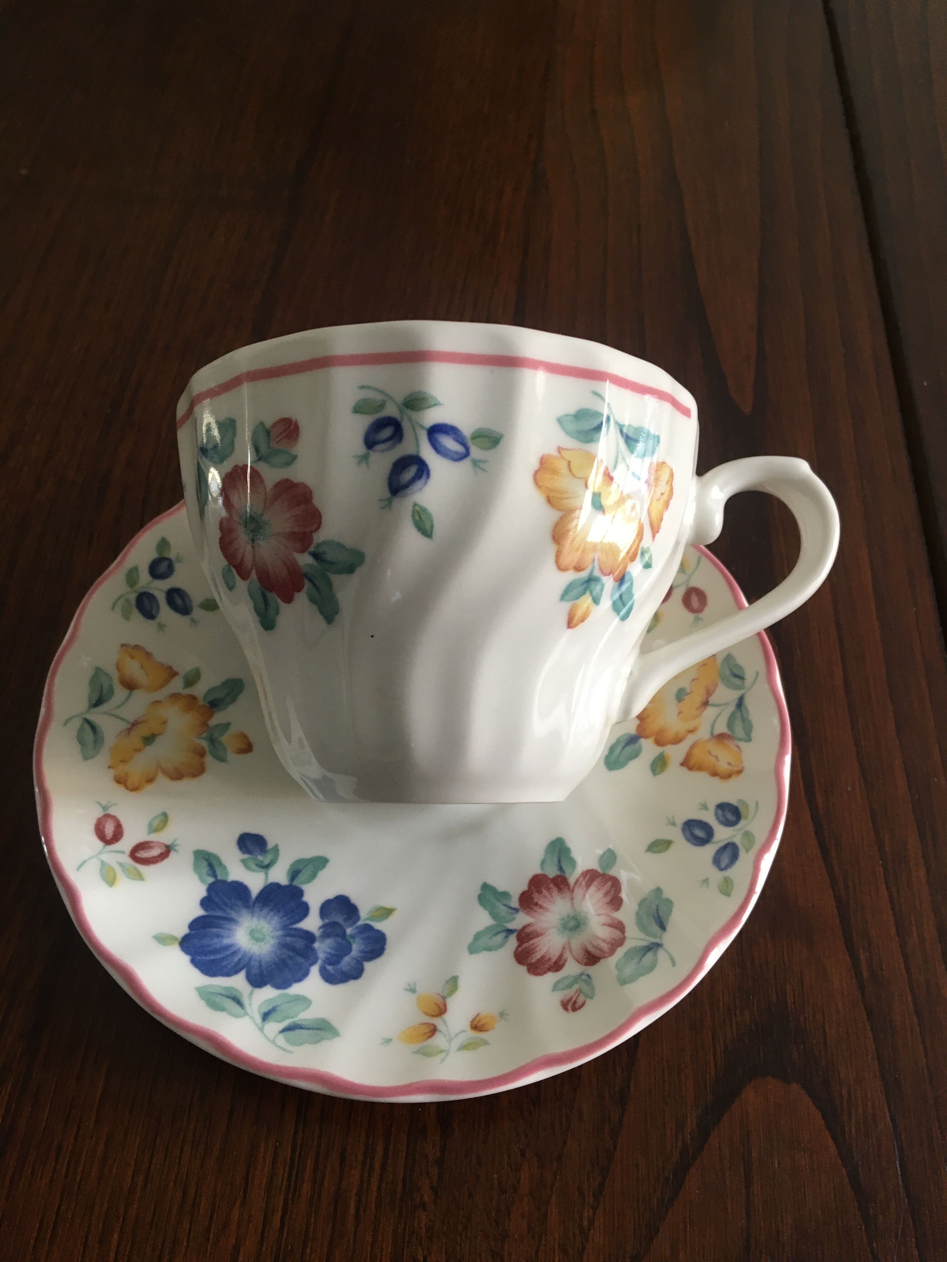 Tasse Churchill fleurie made in England