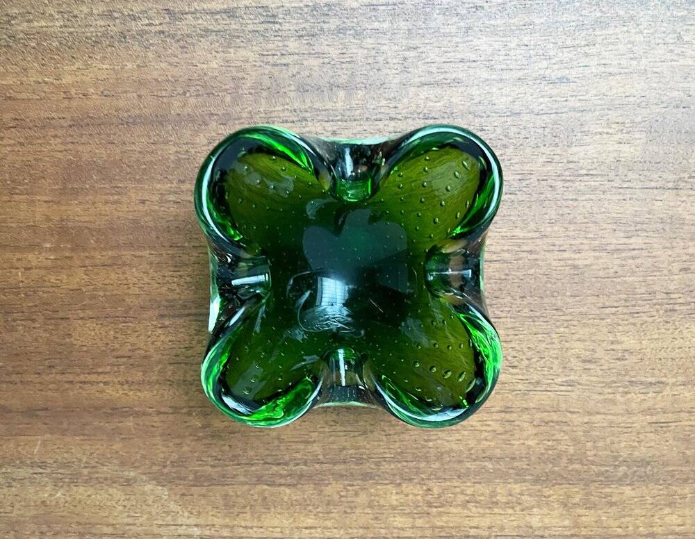 Vintage Italian Bullicante glass bowl from Murano.