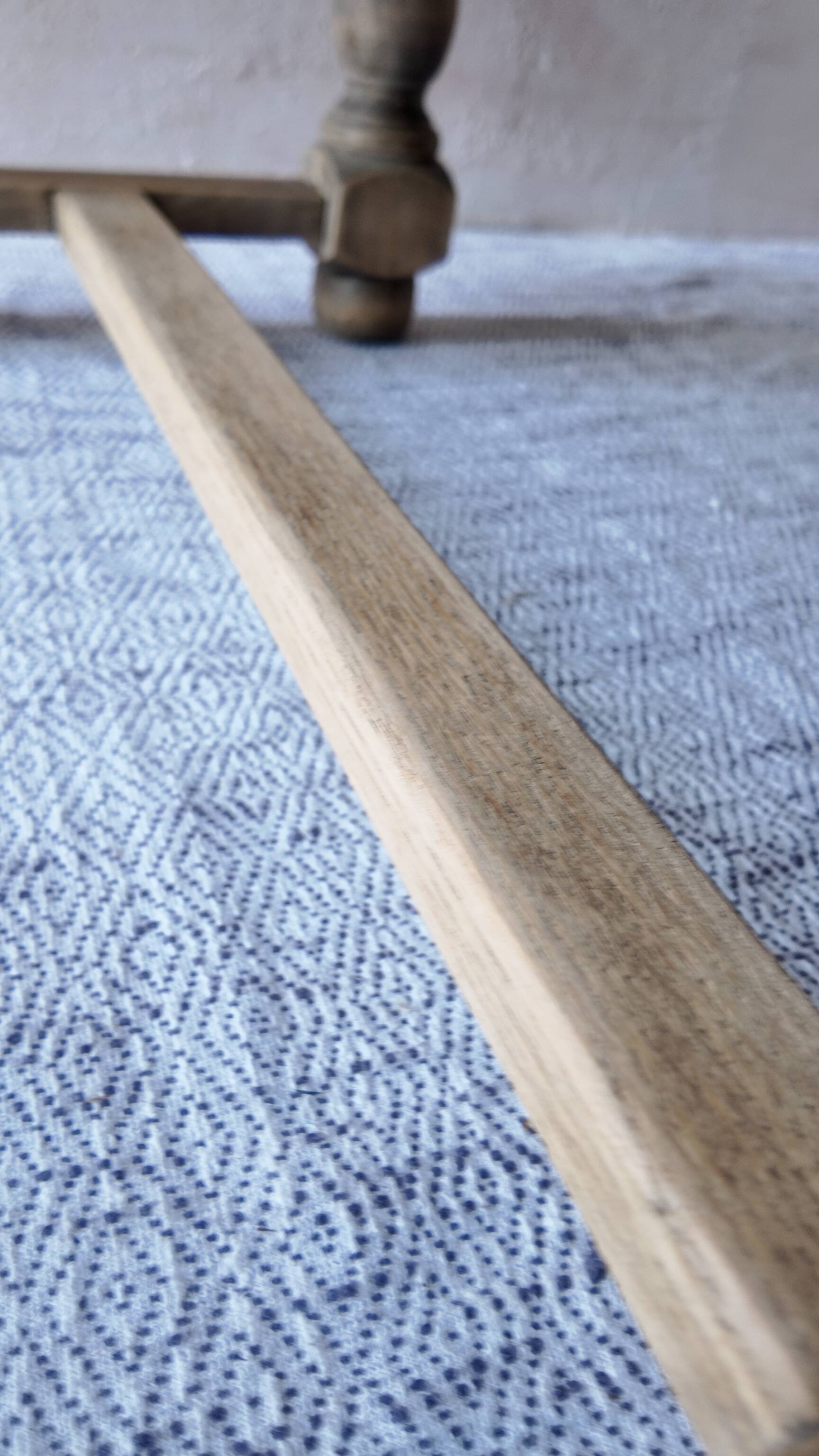 Old farmhouse coffee table in solid oak - turned legs and stretcher.