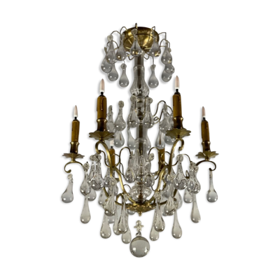 Lustre en bronze doré garni de pampilles en forme de gouttes