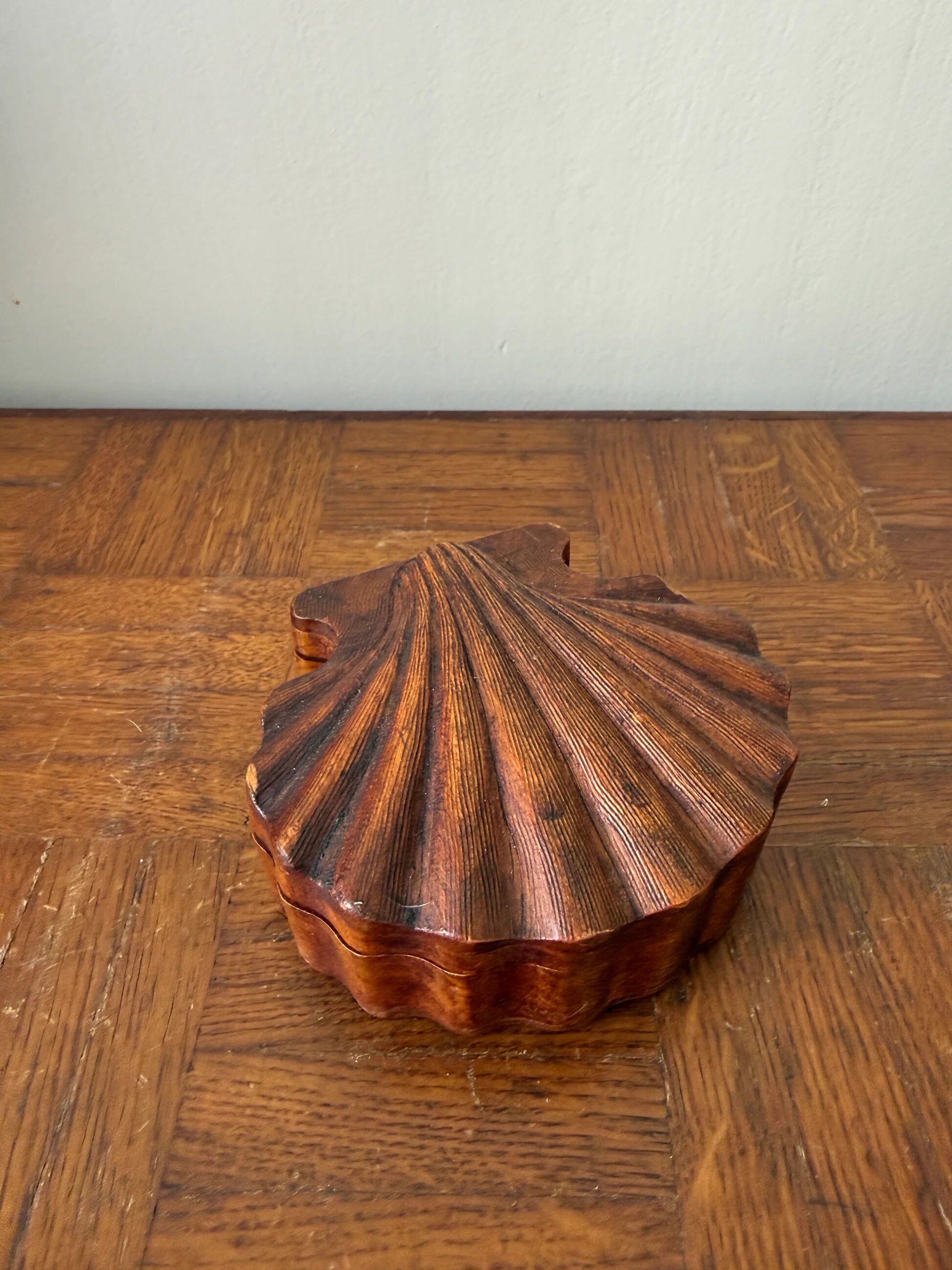 Wooden shell box – natural charm