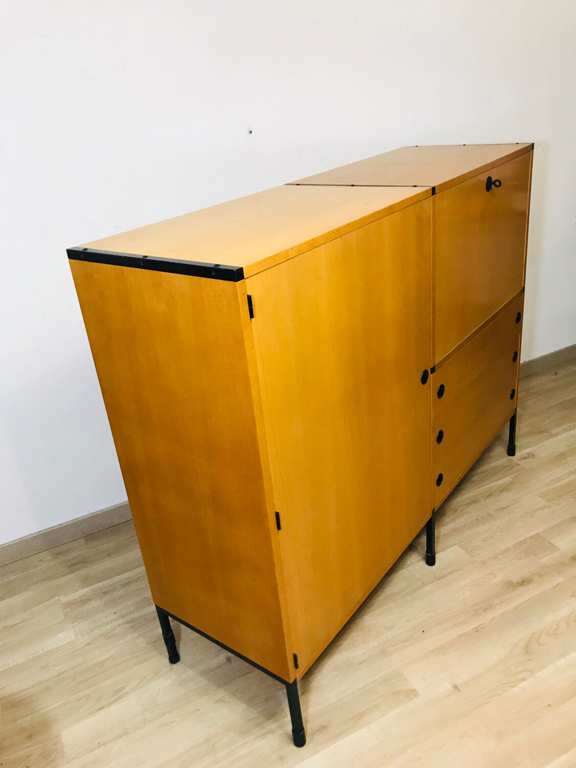 Office secretary A.R.P. Minvielle edition