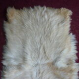 Skin of goat tannee white and beige 137x69cms