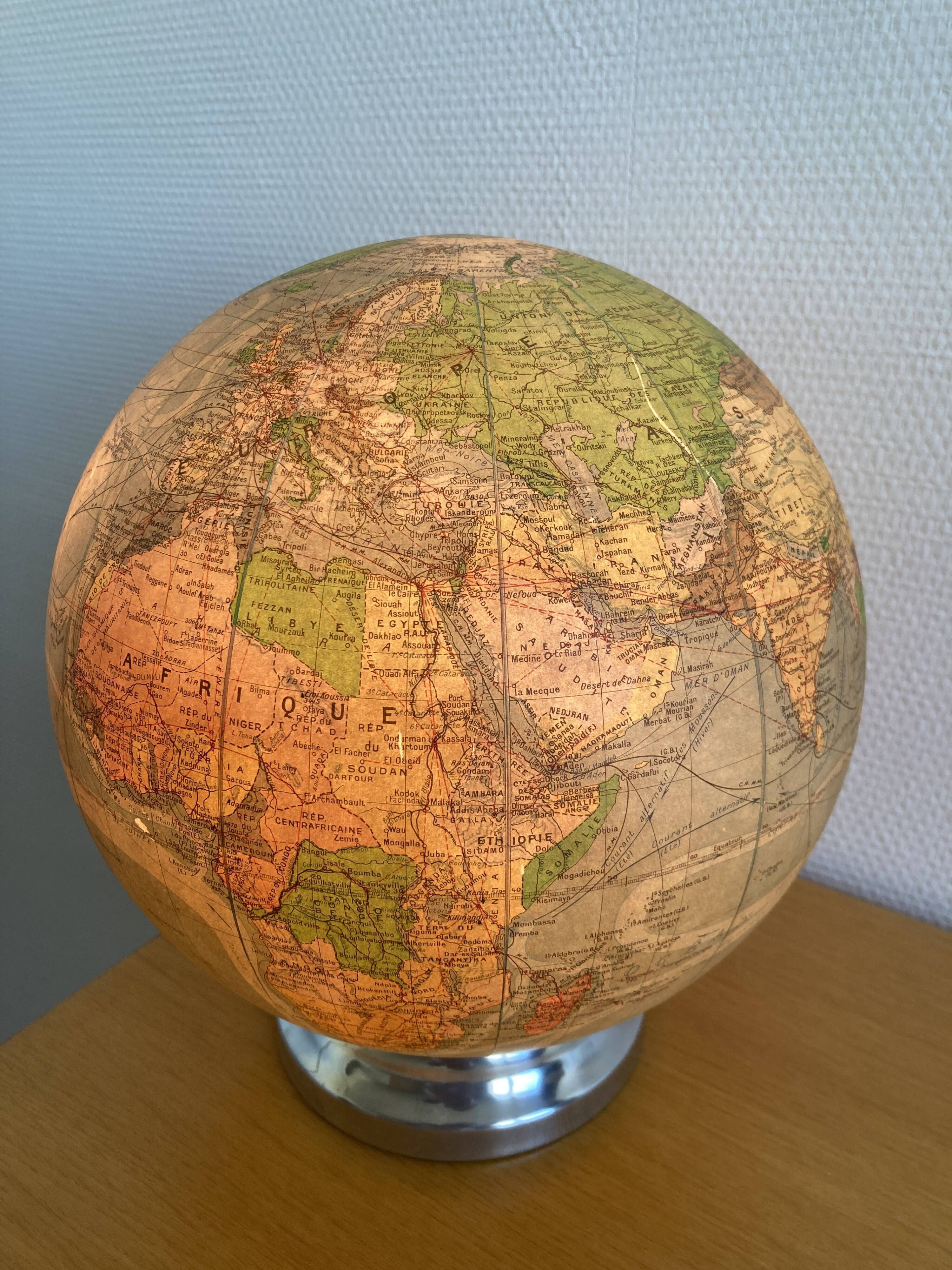 Luminous globe world map in glass Perrina vintage 60s