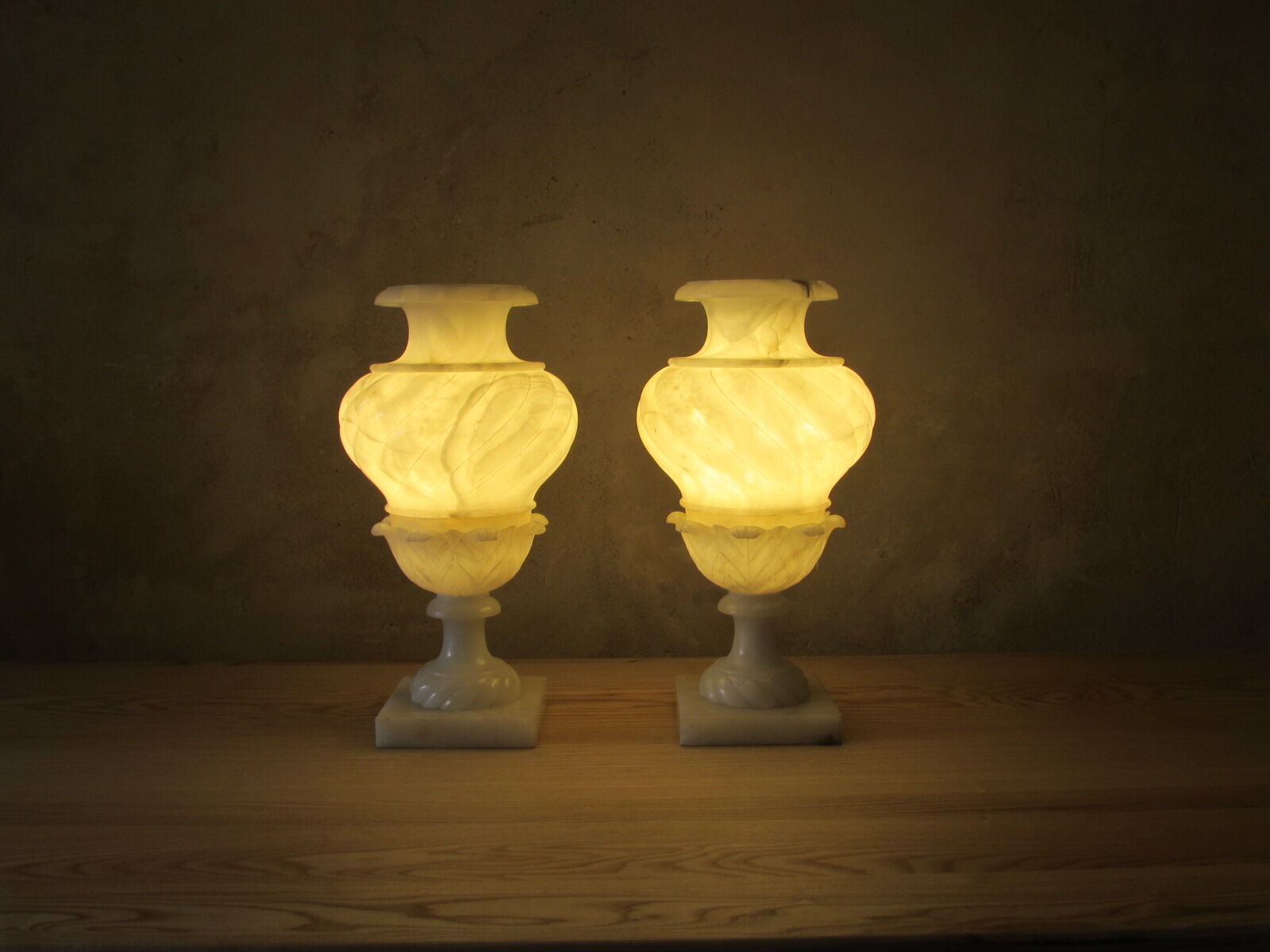 2 x italian alabaster  Medici urn lamps