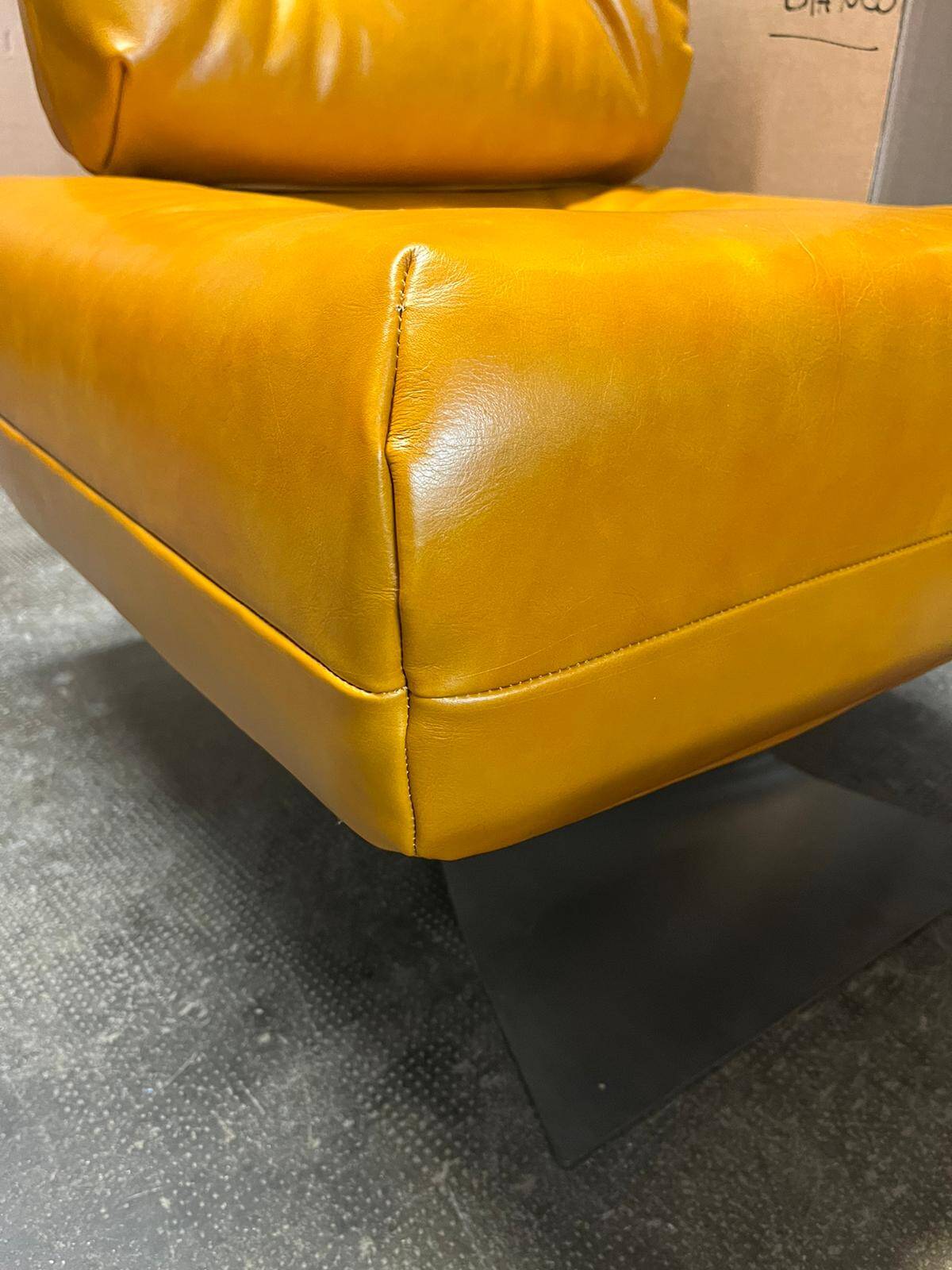 Alta Chair Oscar Niemeyer, Mobilier International