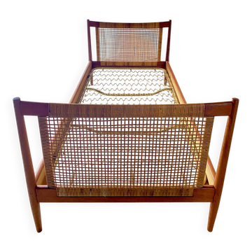 Lit en teck danois par Peter Hvidt et Orla Mølgaard pour Soborg Møbler.