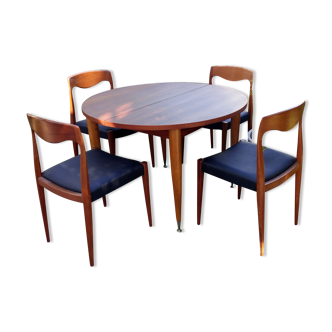 Table de salle à manger et ses 4 chaises
