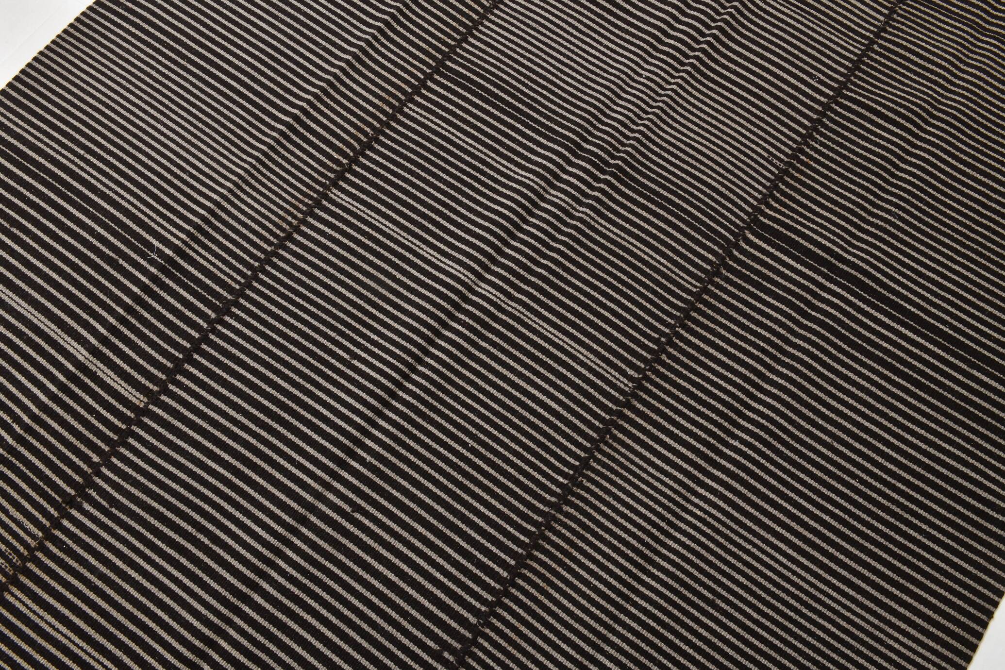6x9 Pinstriped Black & Gray Turkish Area Rug, 183x269Cm