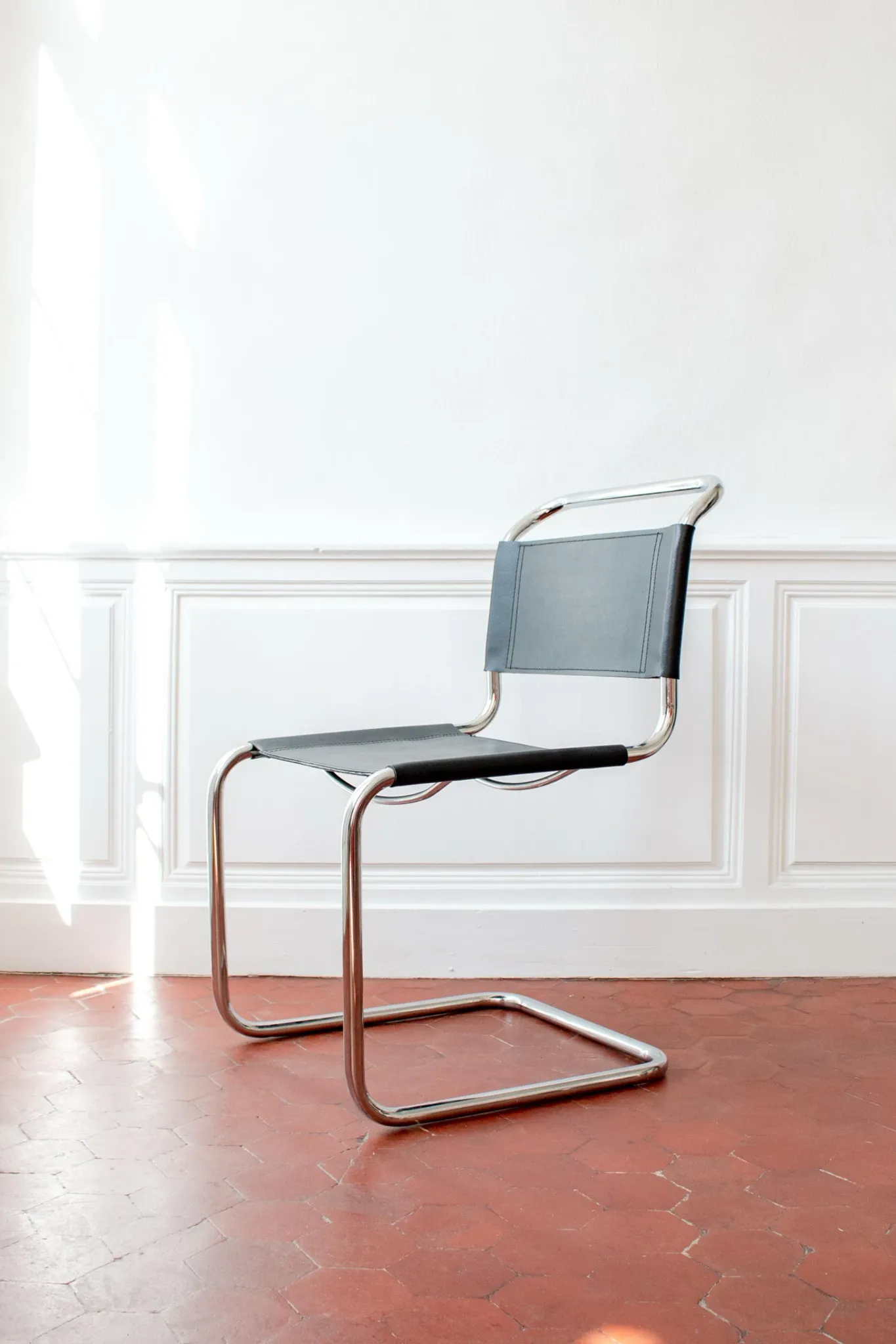 Vintage cantilever chair S33 after Mart Stam, black leather and steel.