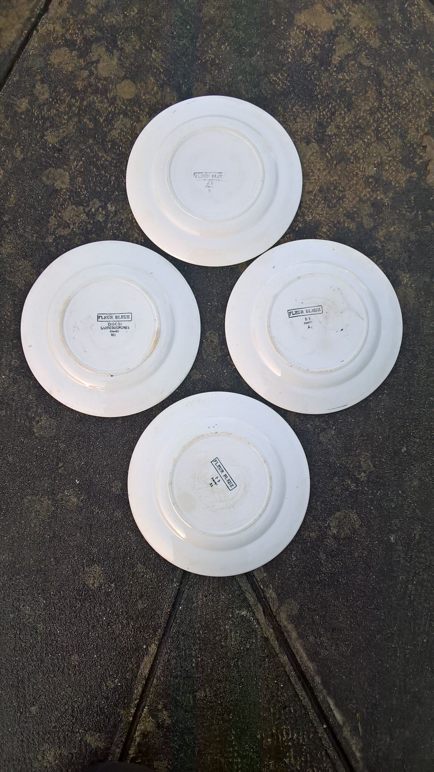 Lot of 4 plates in faience Digoin Sarreguemines "Blue Flower"