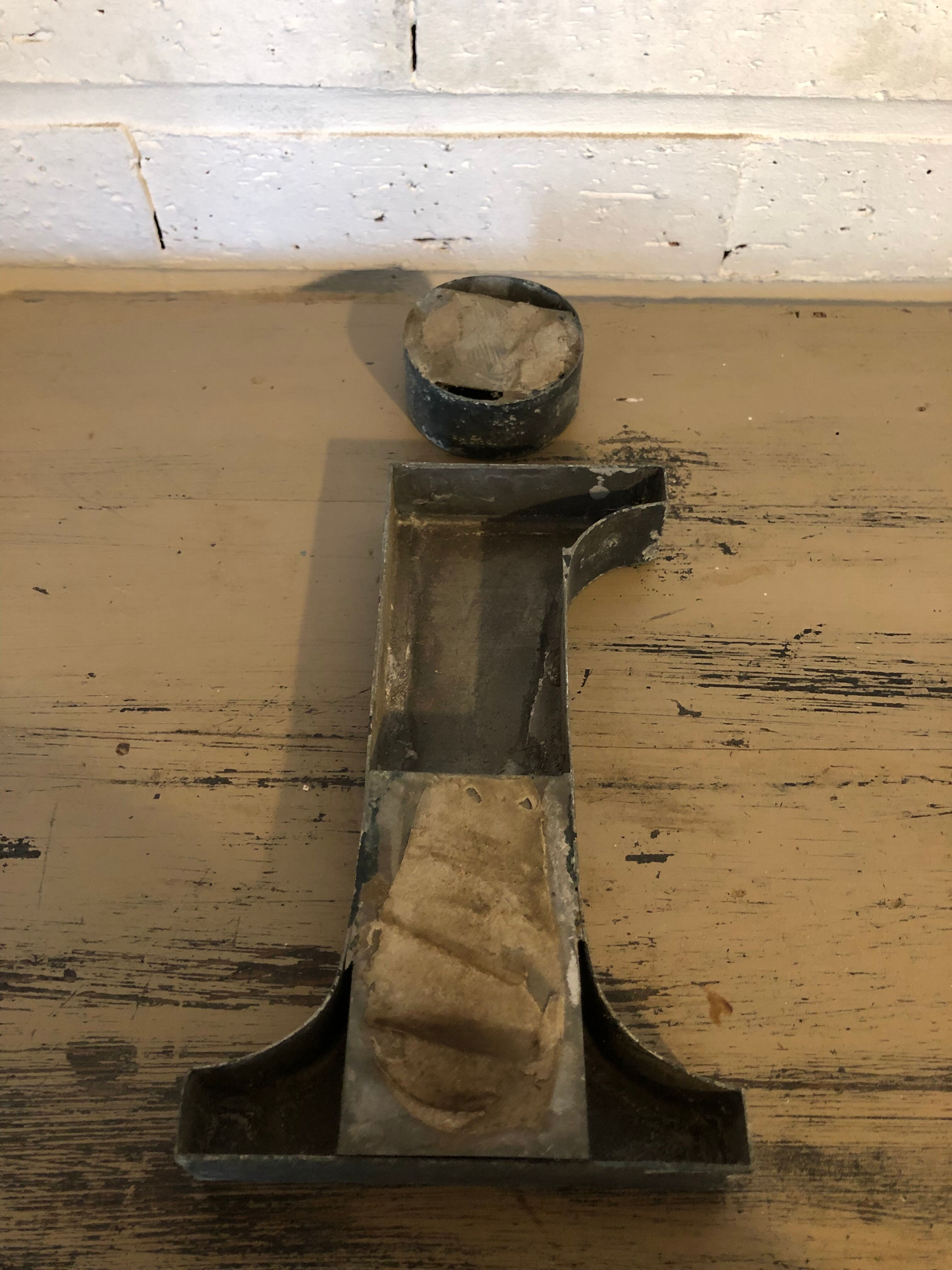 Blue sign letter "i"