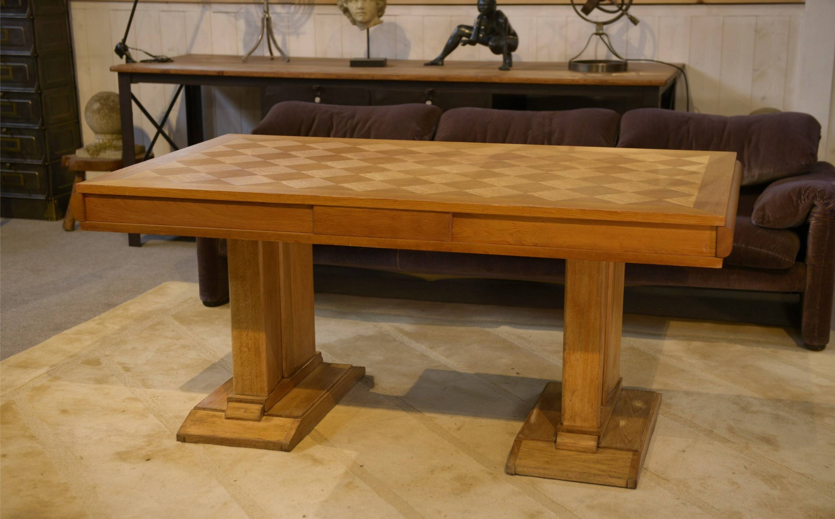 Oak table from the 1940s.
