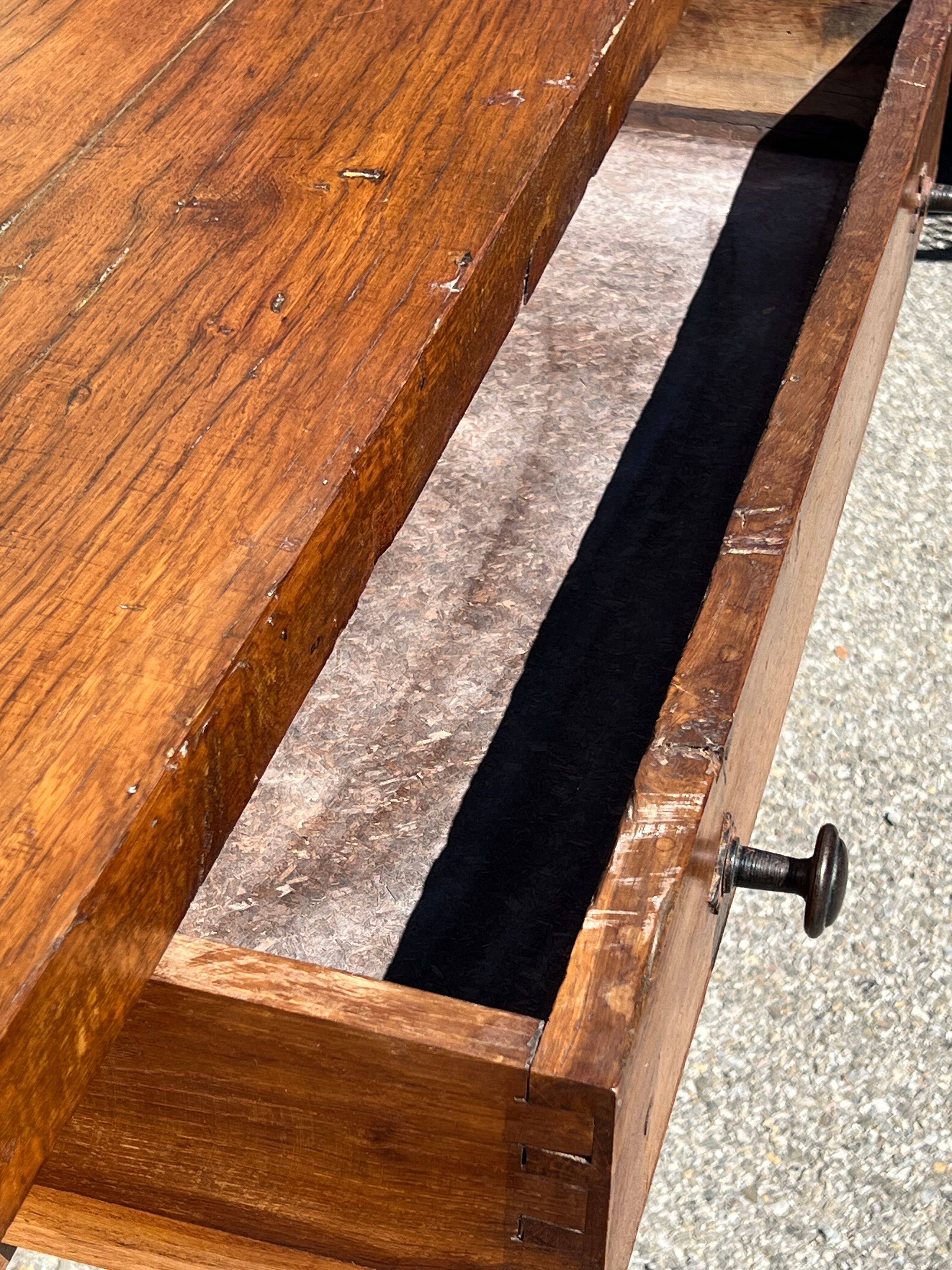 Farm table