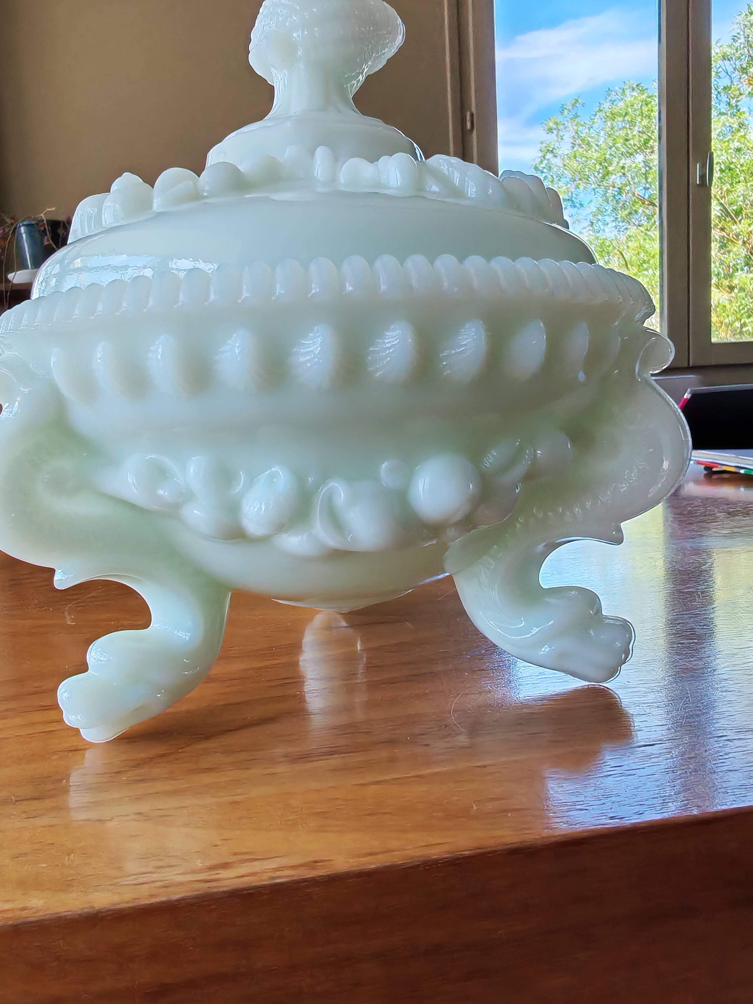 Vintage opal white glass bonbonnière