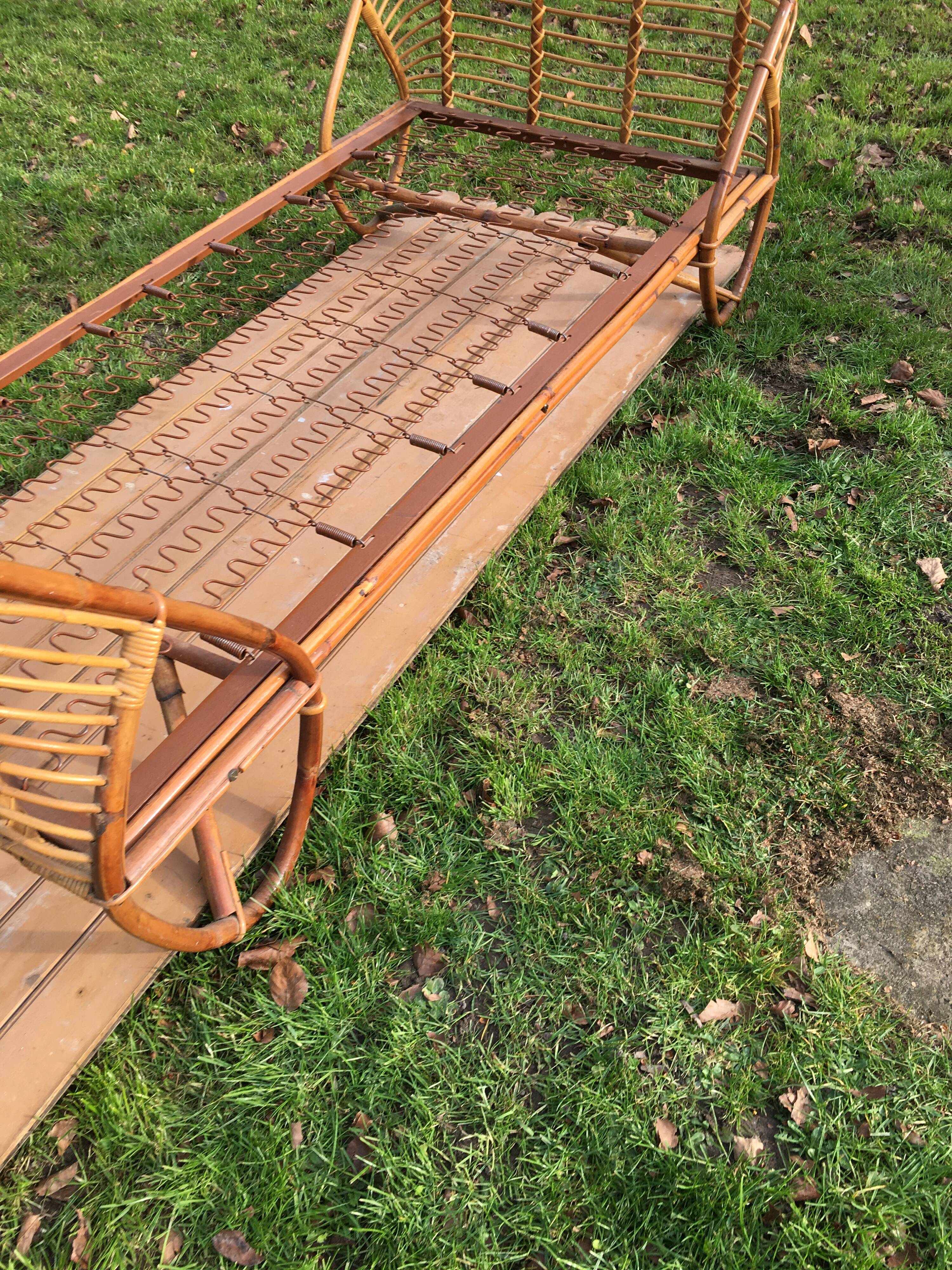 Rattan basket bed