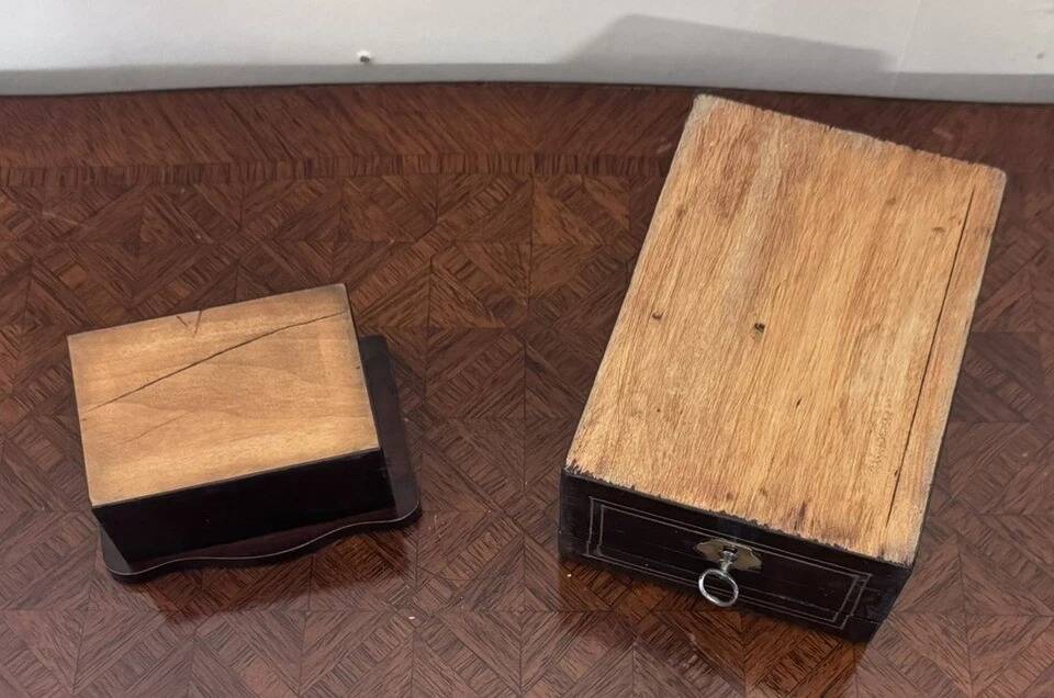Two blackened wooden boxes decorated with Boulle marquetry – 19th century
