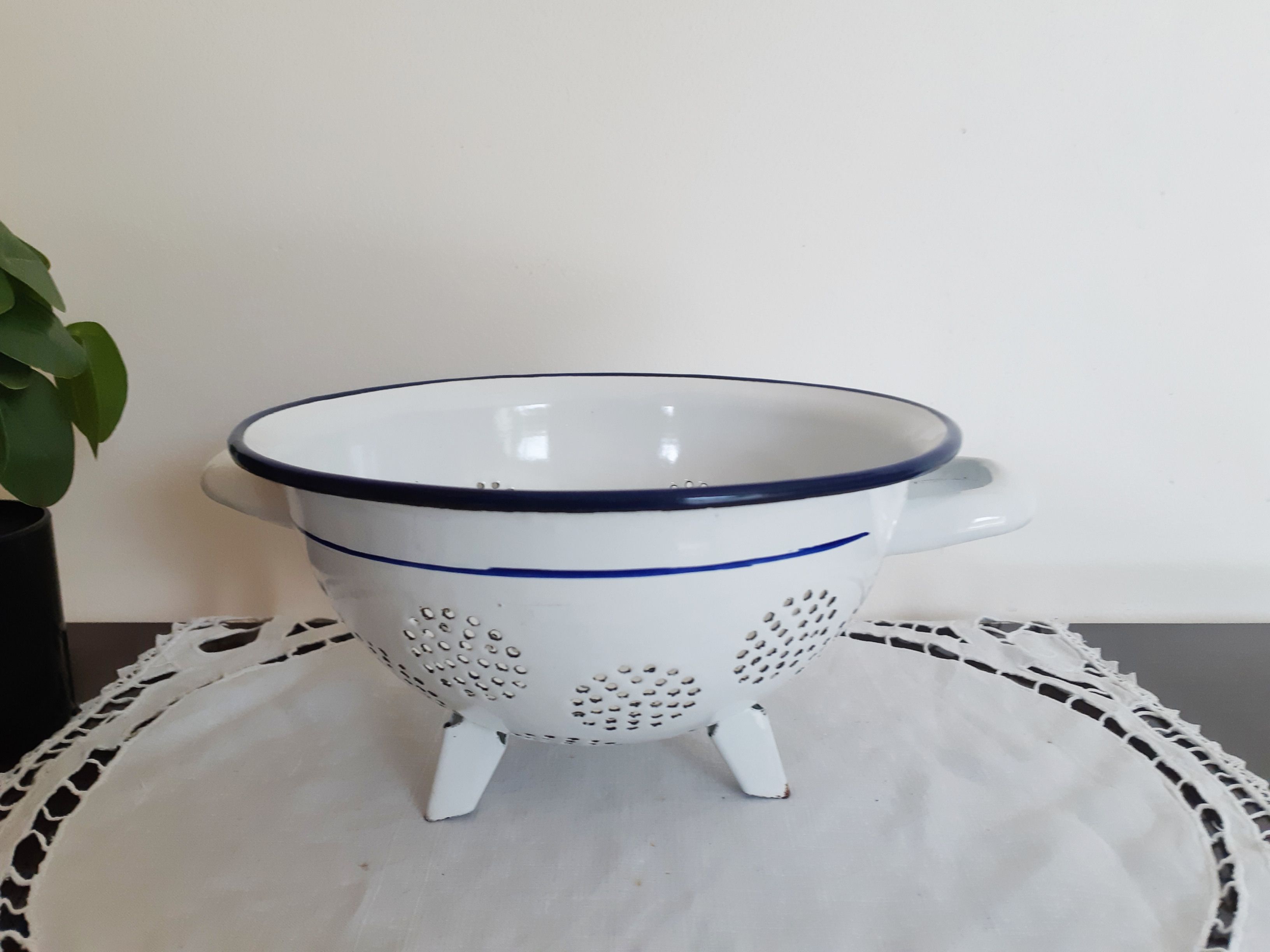 Strainer 3 feet in white enamel vintage French 30s