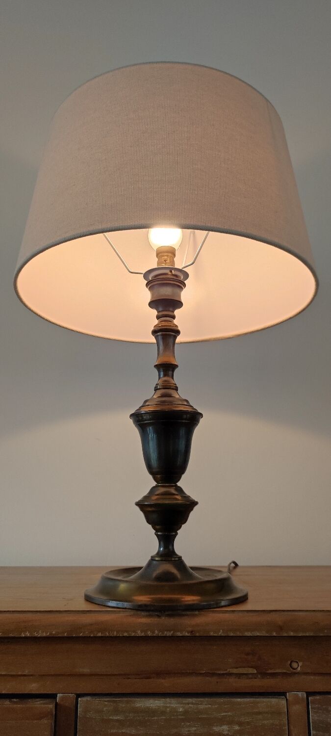 Lamp to table in red copper