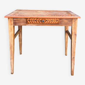 Table d’appoint en bois