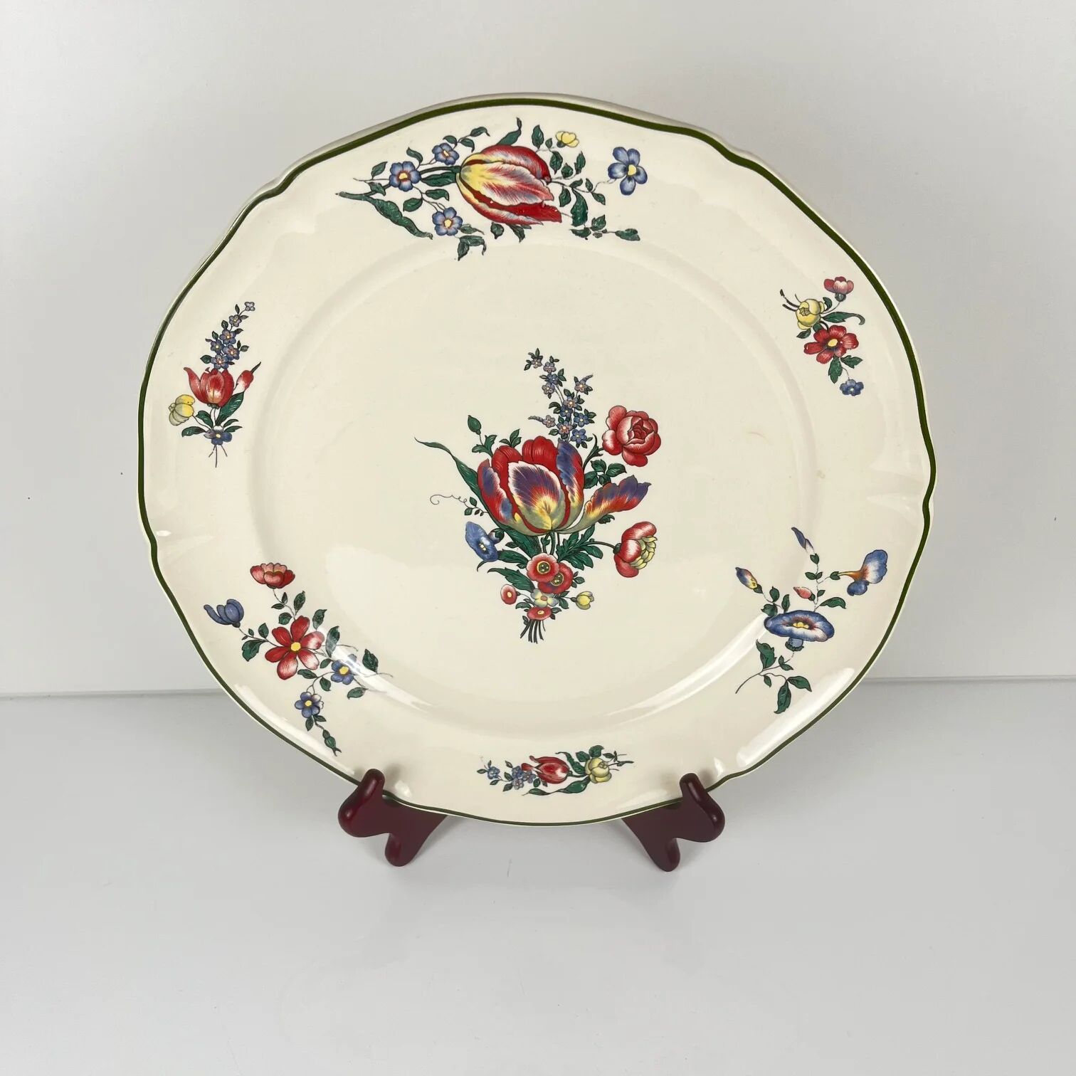 Round plate Villeroy & Boch, floral pattern Old Strasbourg, 1940s/50s.
