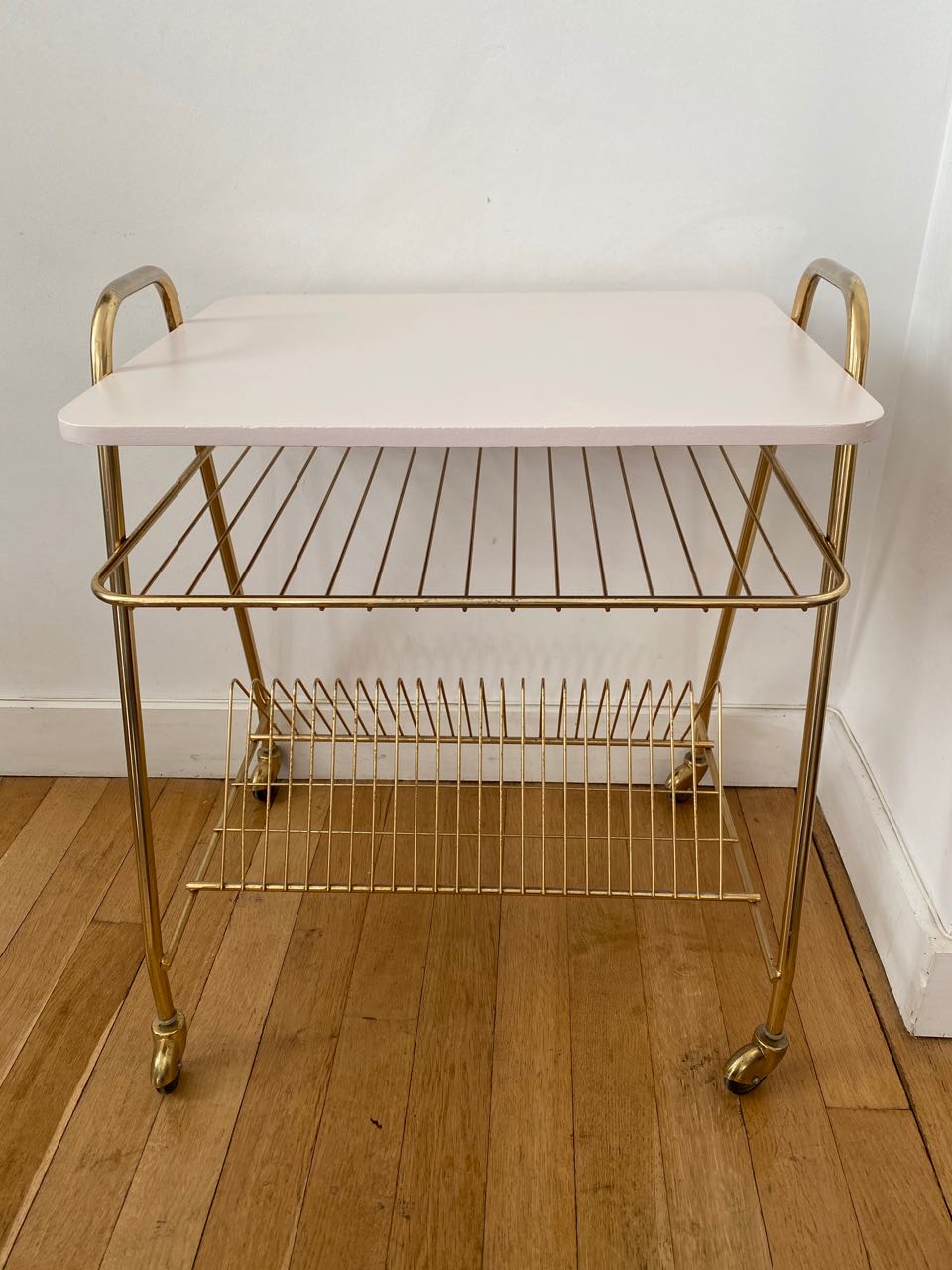 Storage-vinyl extra table