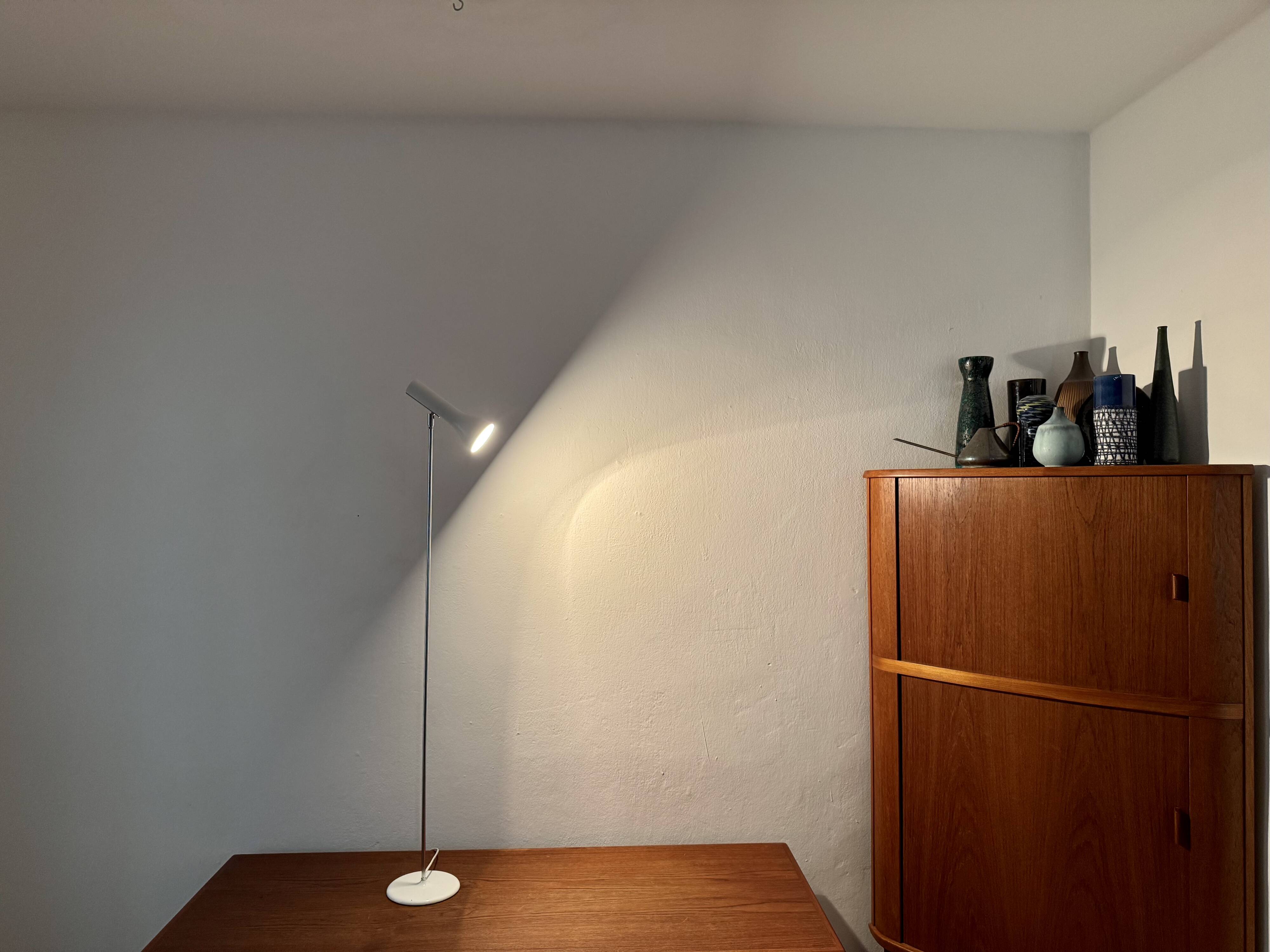 Lampadaire Spot de Swiss Lamps International