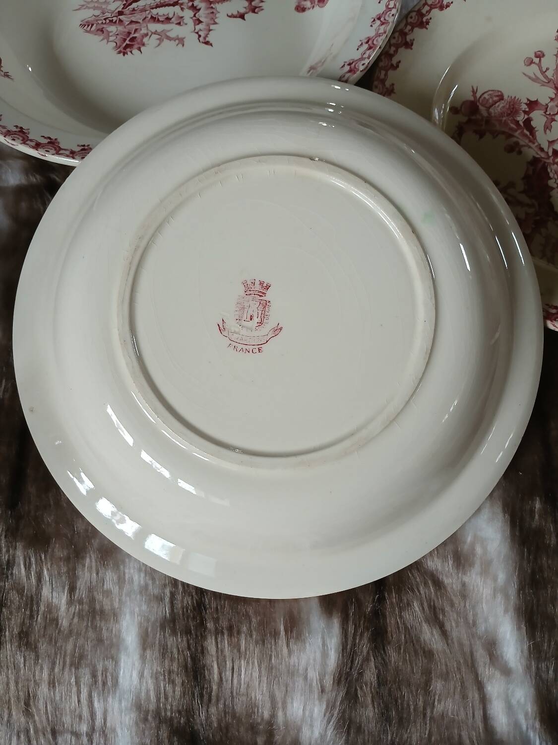 Plats + saucière en Terre de fer Gien