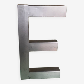 Large hotel sign letter E