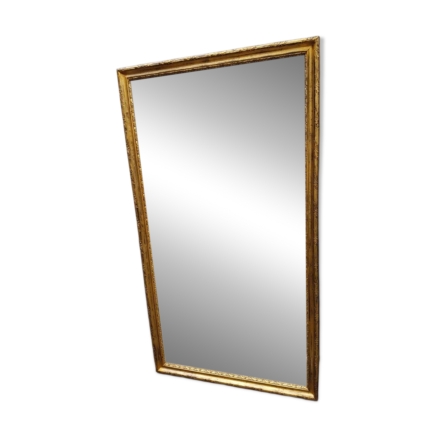 Carved wooden mirror gilded from the louis xv period