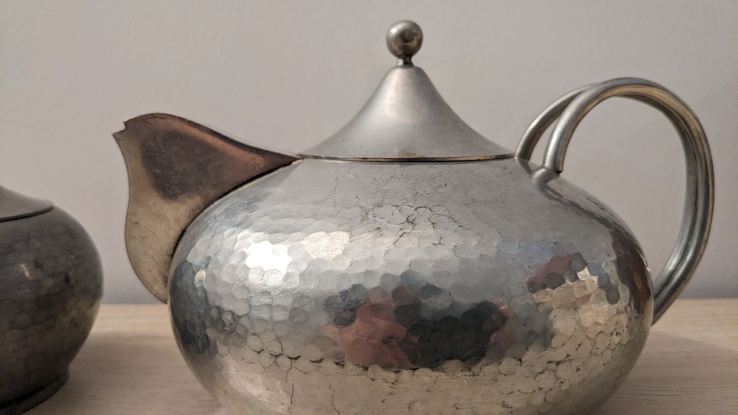 Art Deco tea service in pewter