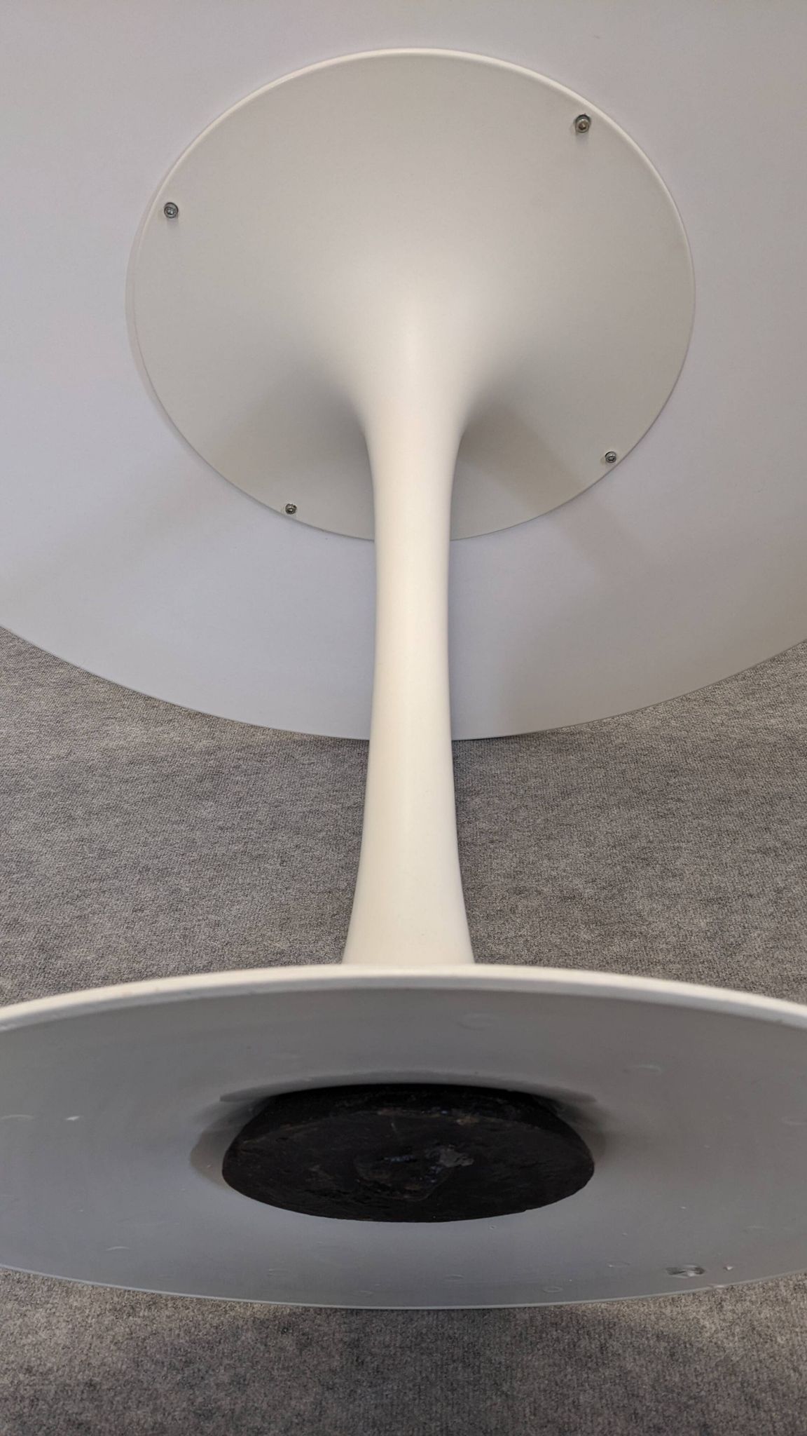 Space Age tulip round table by Maurice Burke for Arkana, 1960s-70s