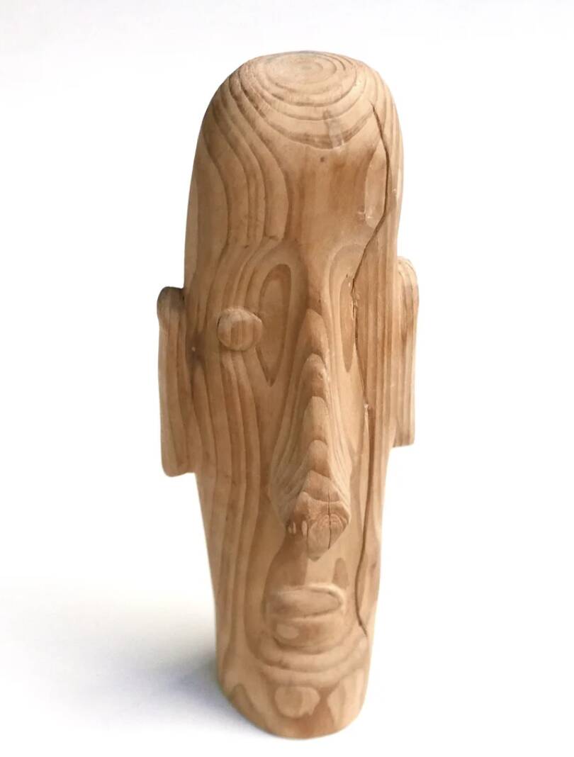 Minimalist sculpture of a head in light wood, 1970s