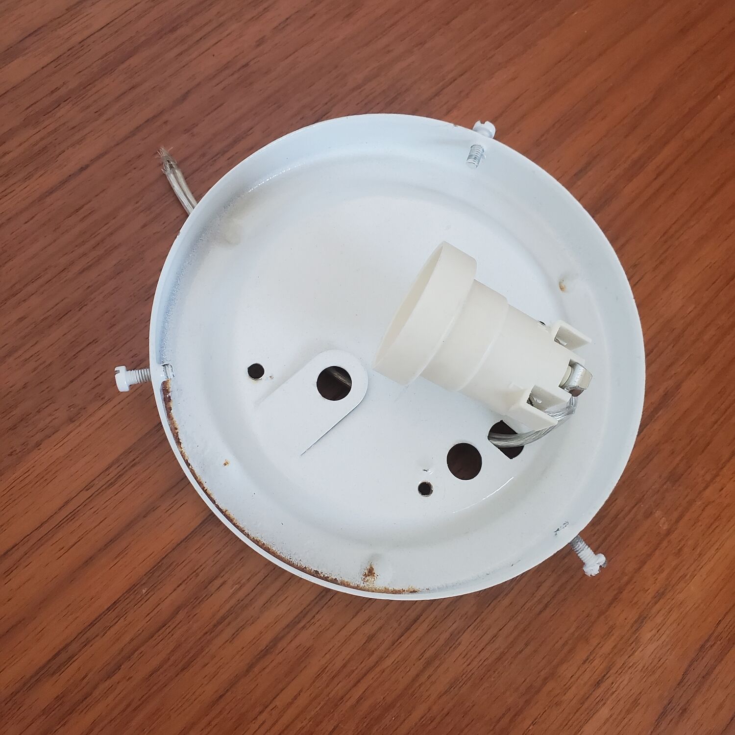 Diamond tip ceiling lamp