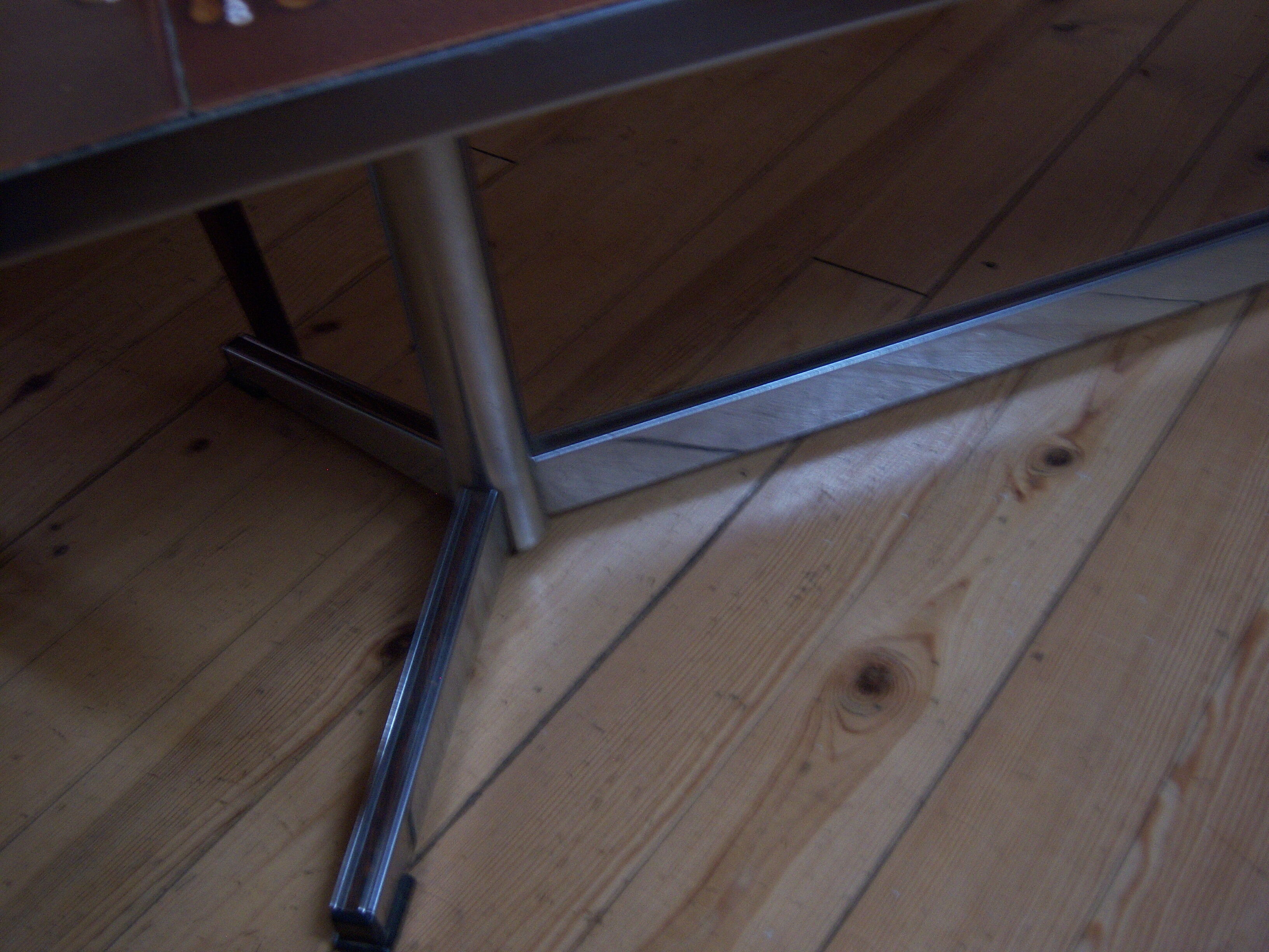 Table low ceramic 70s