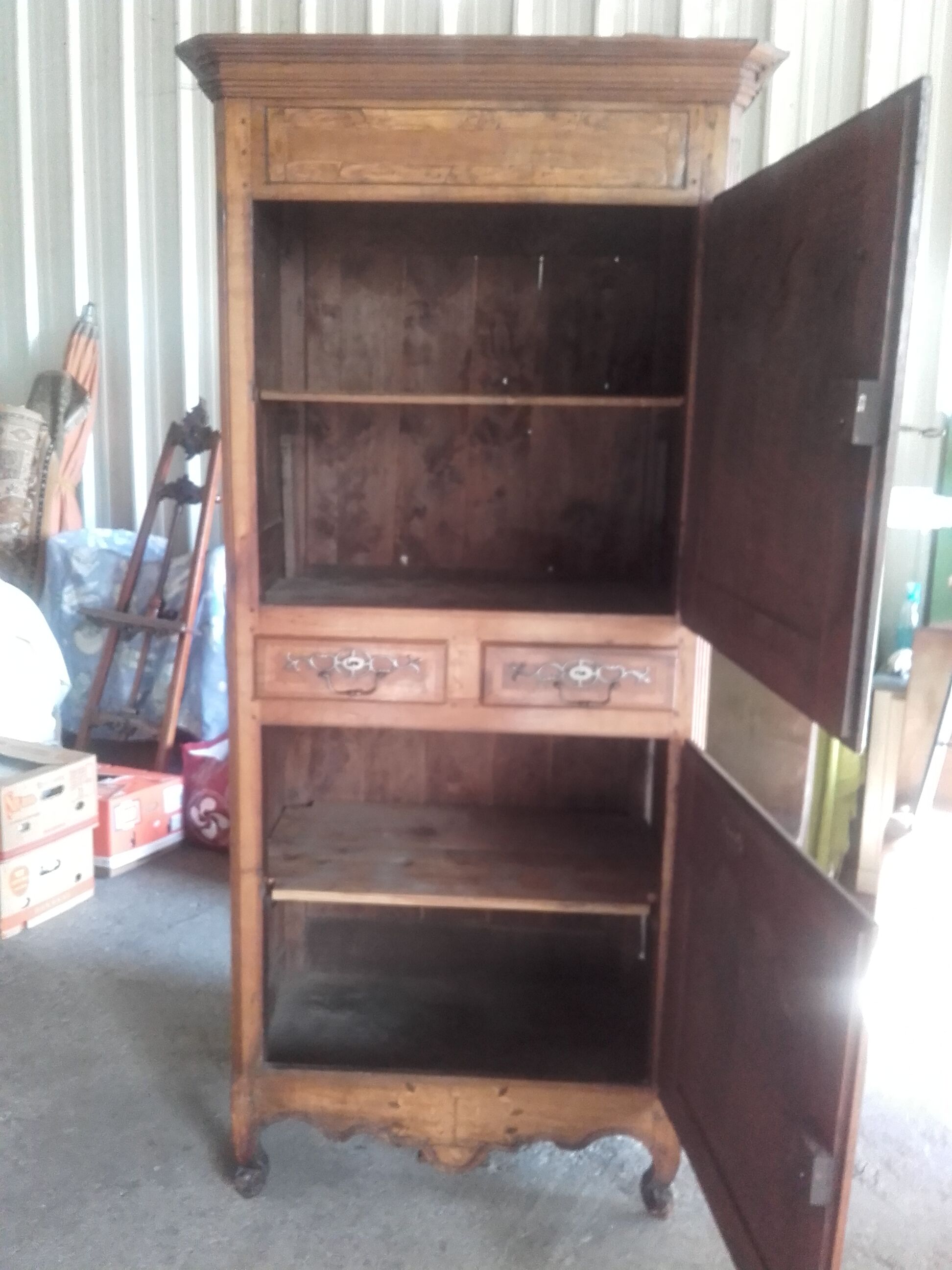 Wardrobe in 18th century walnut