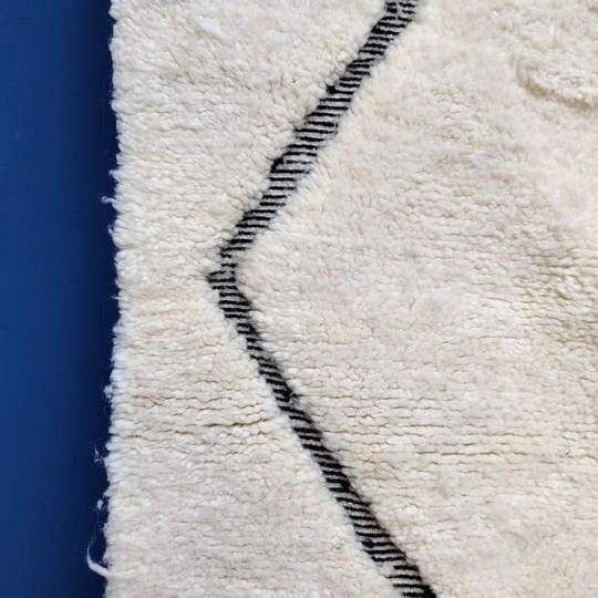 Beni Ouarain Berber rug with engraved patterns 170x255 cm