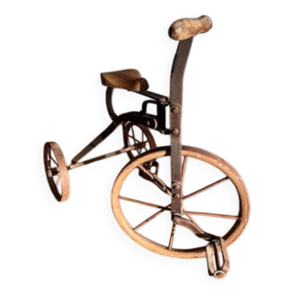 Tricycle d’enfants en fer forgé et bois