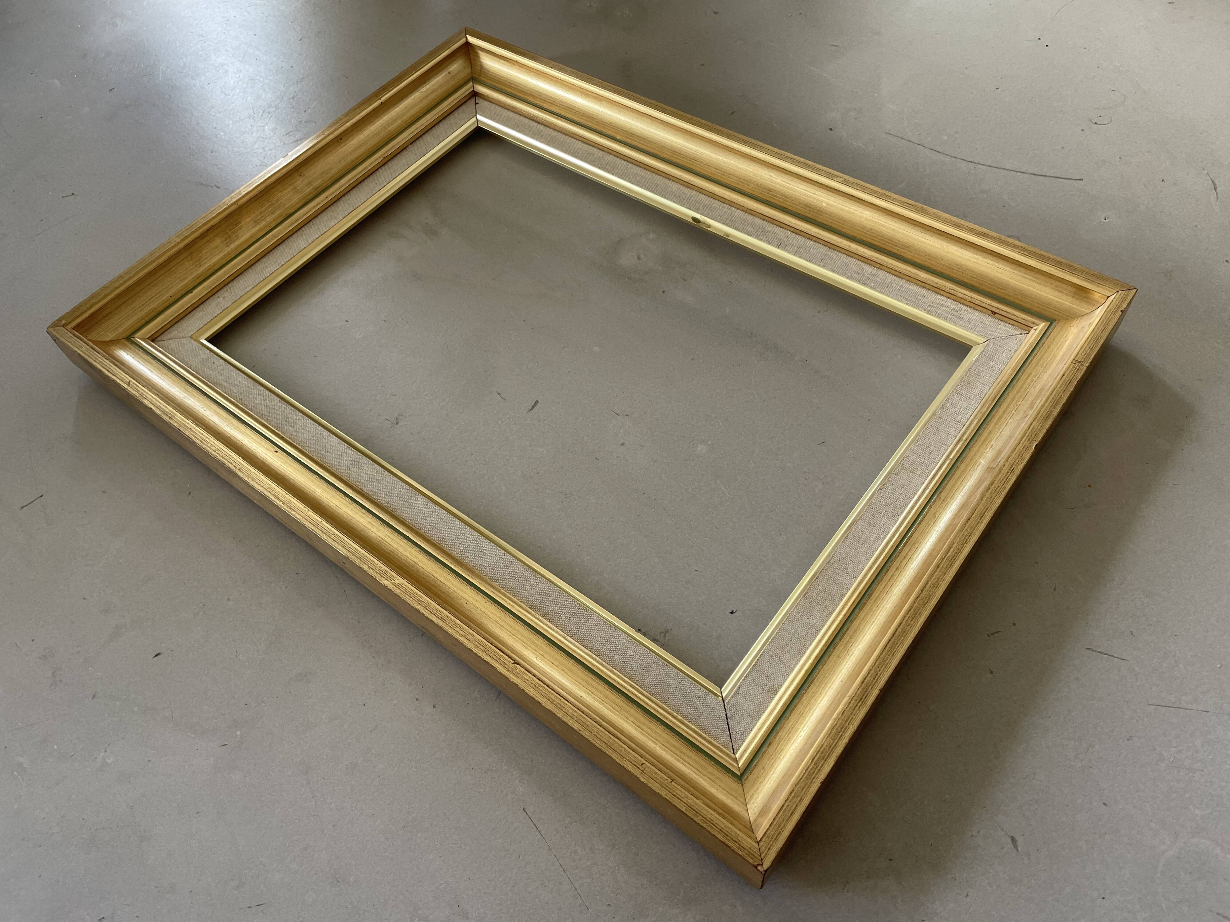 Cadre en bois doré