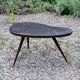 Petite sellette tripode forme haricot