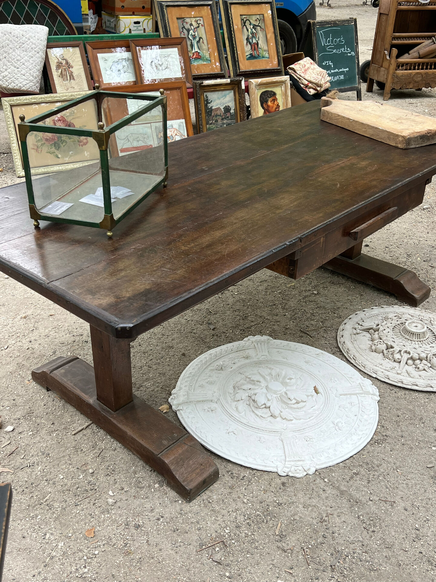 Farm table