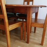 Table en chêne et chaises