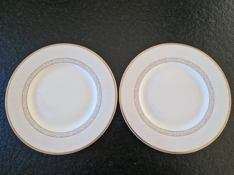 Villeroy and Boch - Pair of Kimono dessert plates, Château